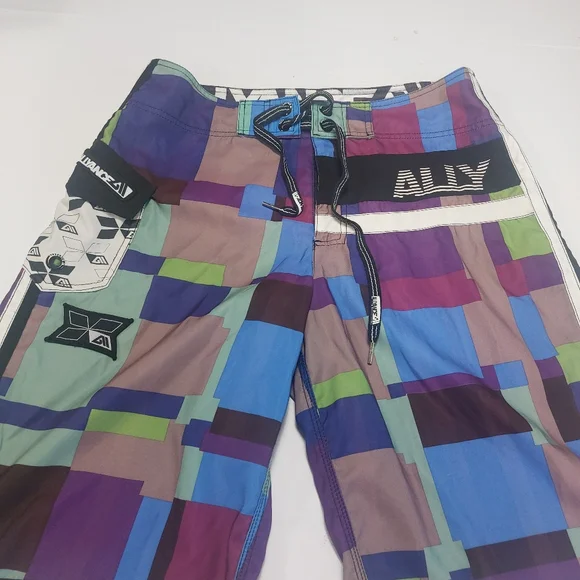 Multicolor Geometric Men's Swim Shorts Size 32 - Picture 9 of 10